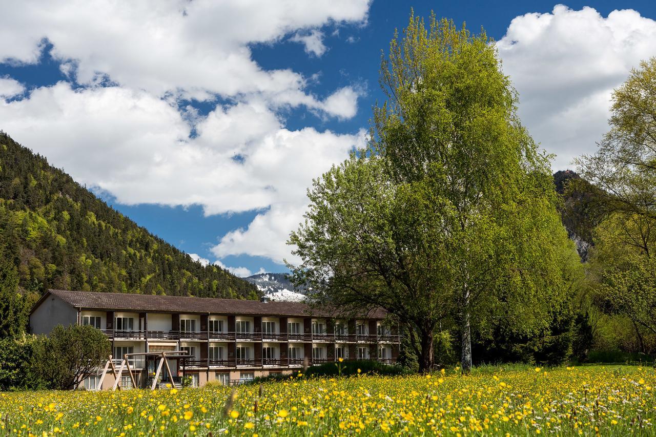Neuhaus Golf- & Strandhotel Unterseen Exterior foto